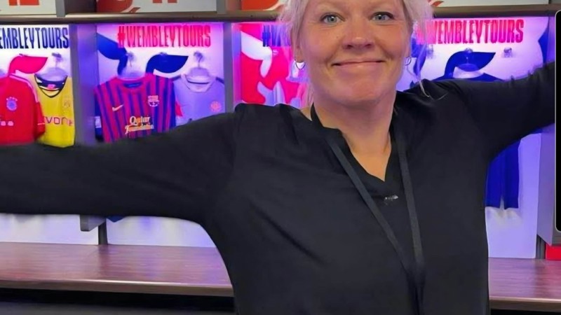  KÆMPE TILLYKKE MED FØDSELSDAGEN, JULIE! – BIG 5.0! 