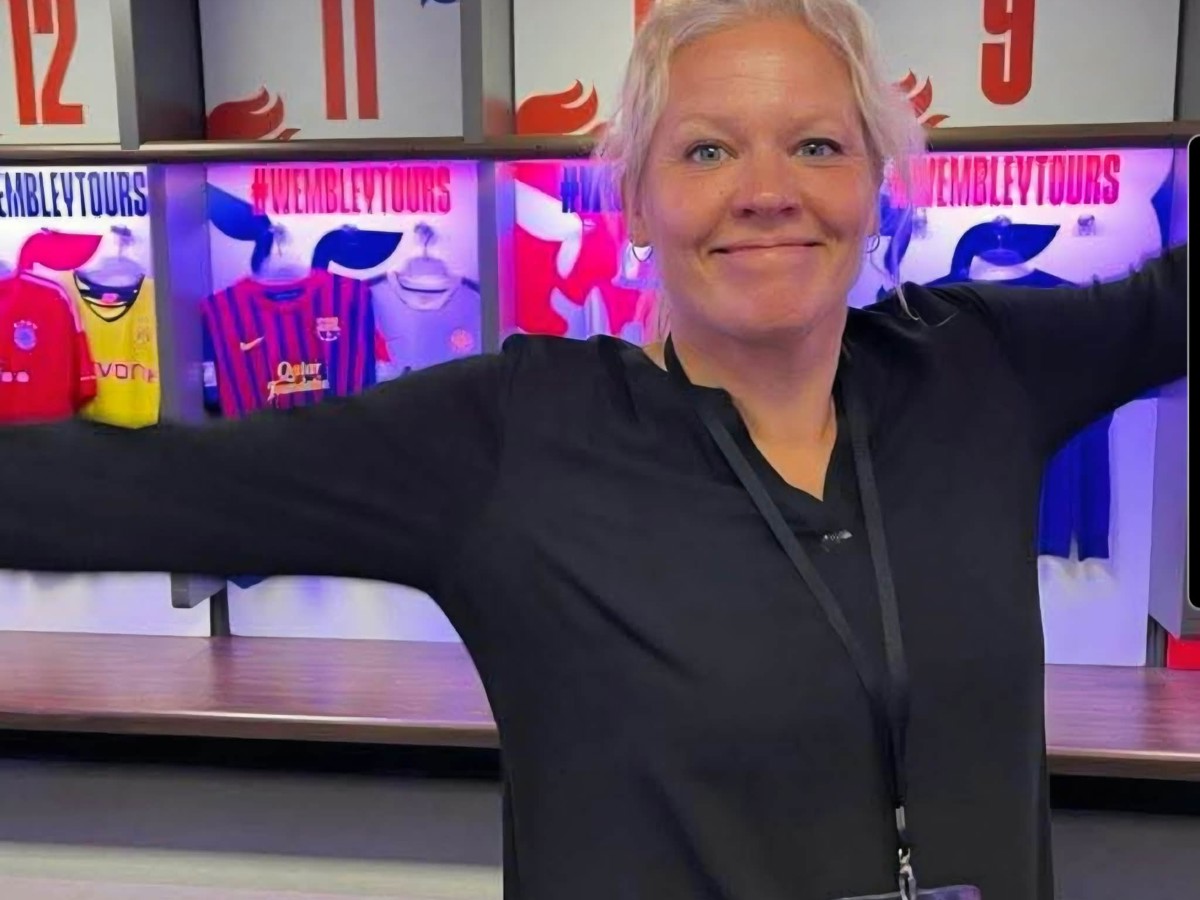  KÆMPE TILLYKKE MED FØDSELSDAGEN, JULIE! – BIG 5.0! 
